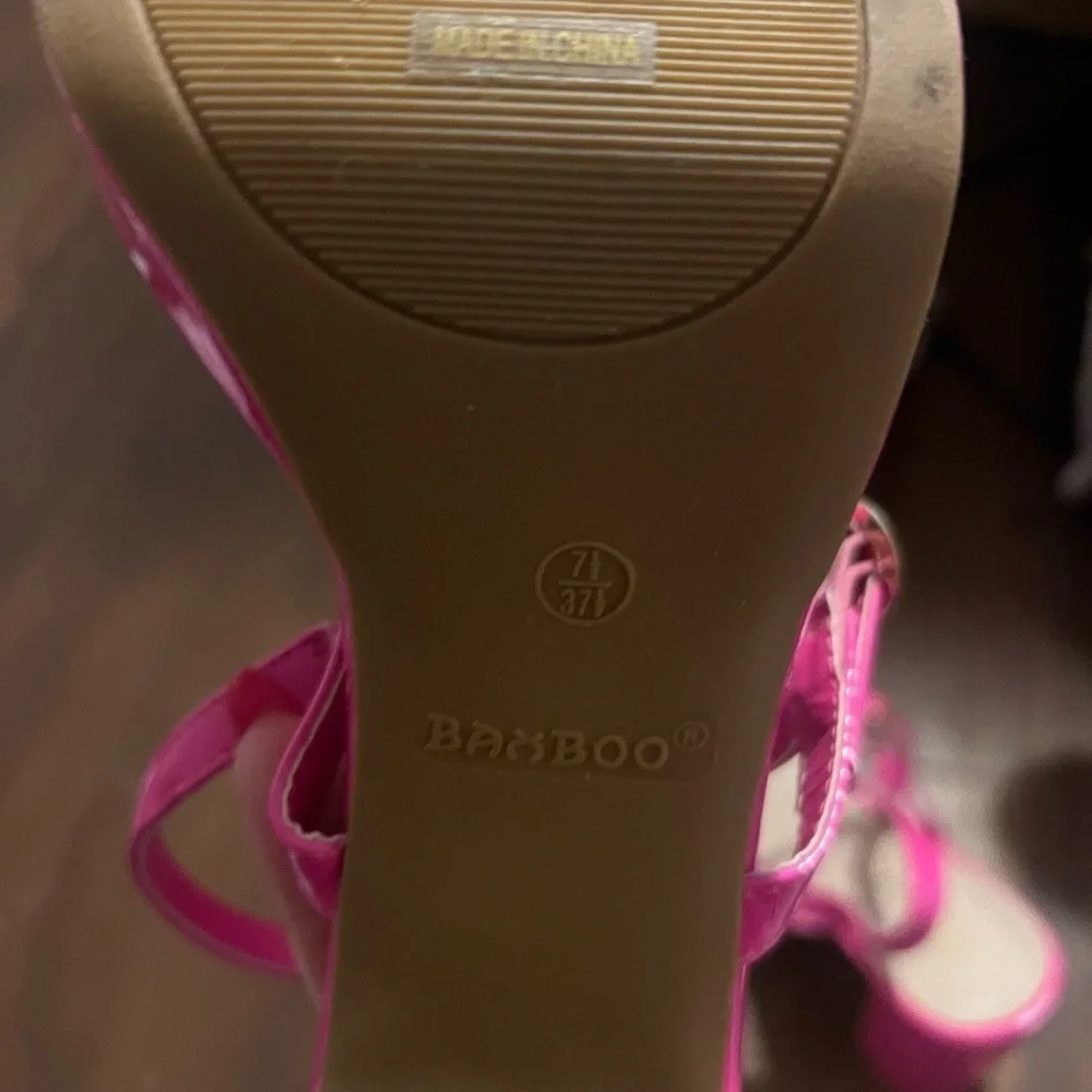 pink heels - Picture 3 of 3